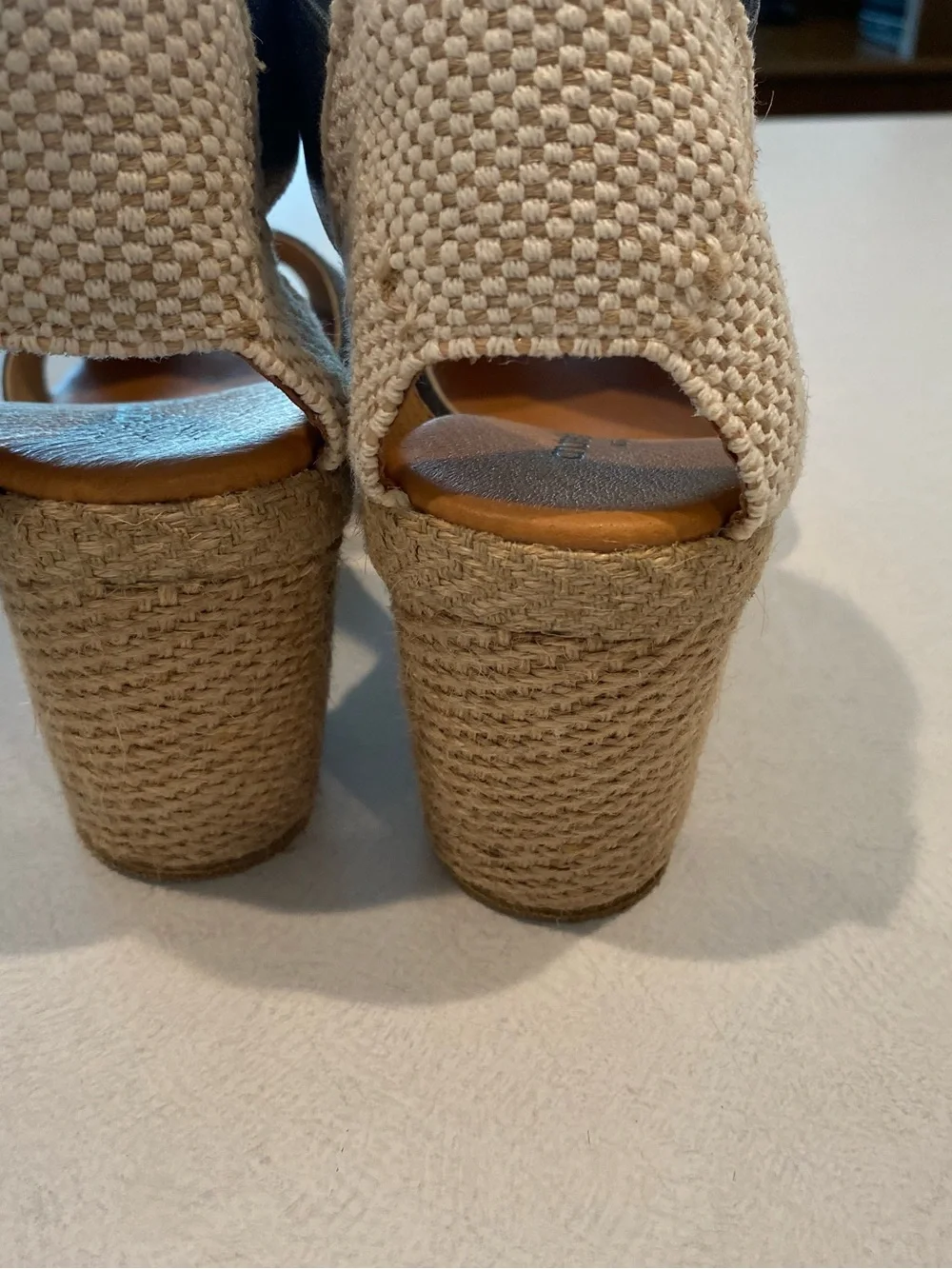 Andre Assous Gray Metallic and Natural Wedge Sandals. Leather Sole. Size 10